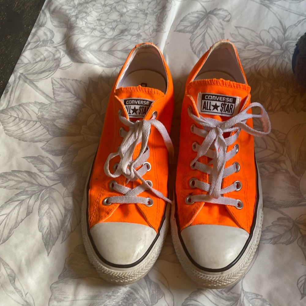 Converse orange low top allstars size 7 men’s 9 women’s